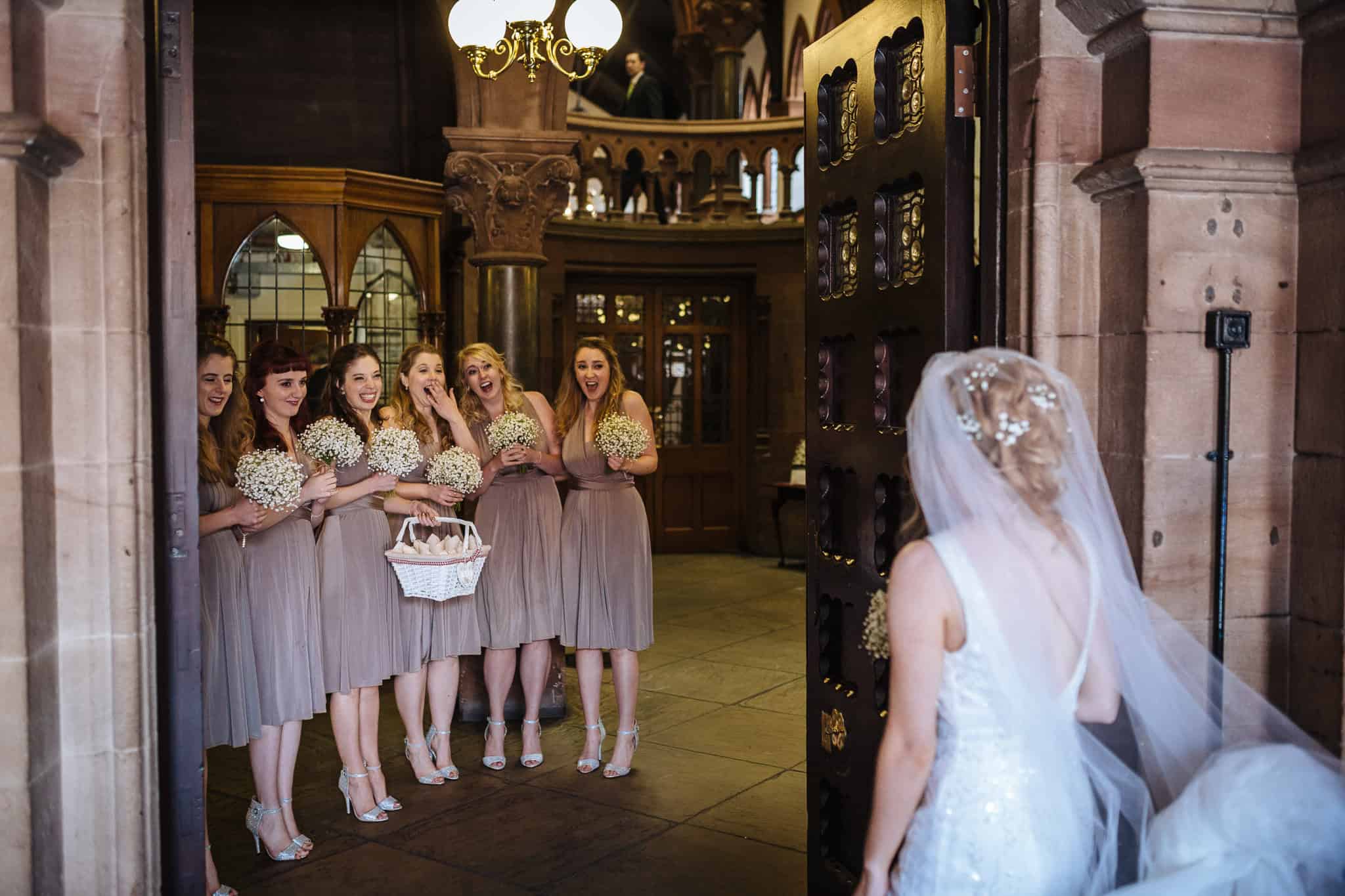 Chester-Cheshire-Creative-natural-wedding-photography-90024