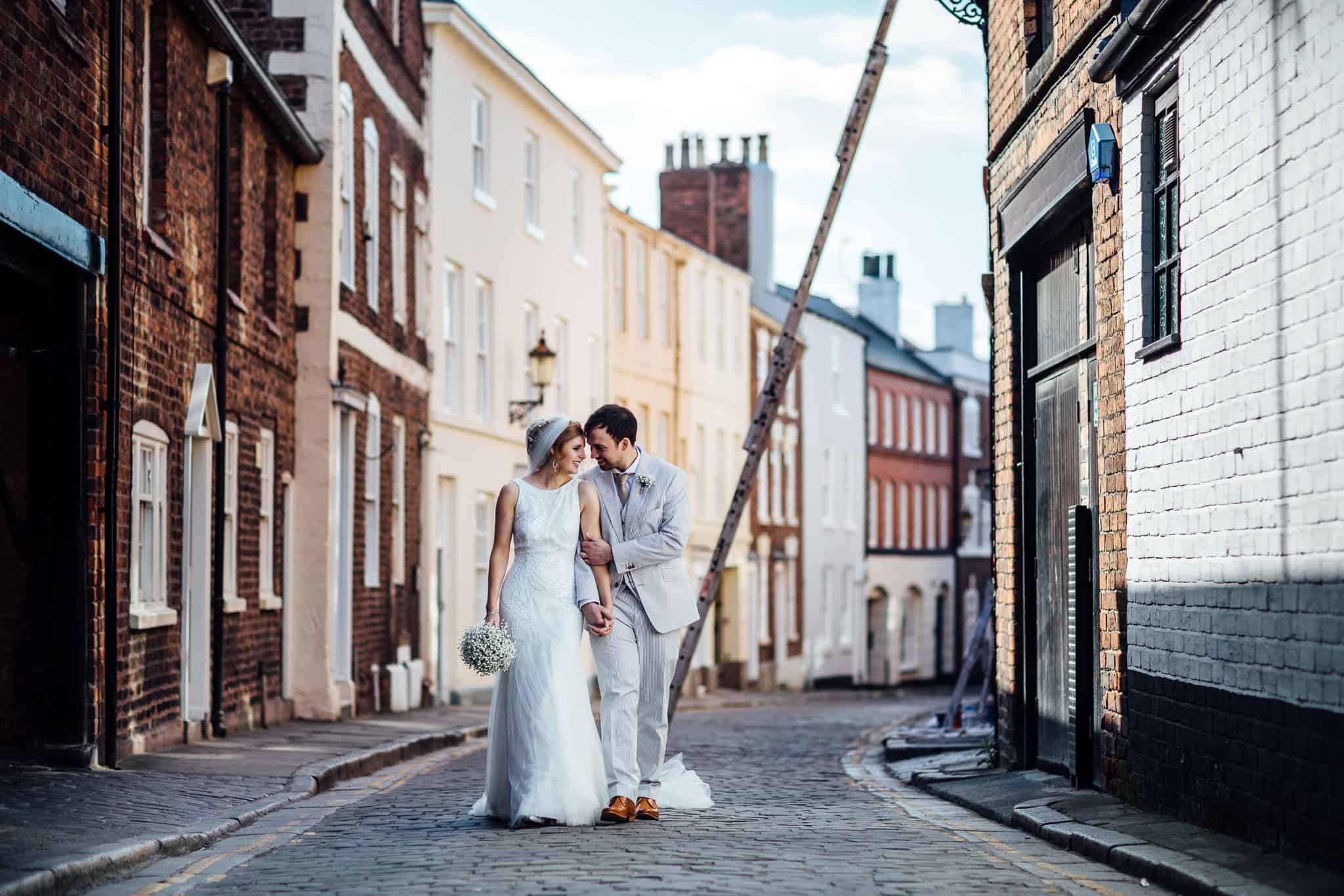 Chester-Cheshire-Creative-natural-wedding-photography-90052