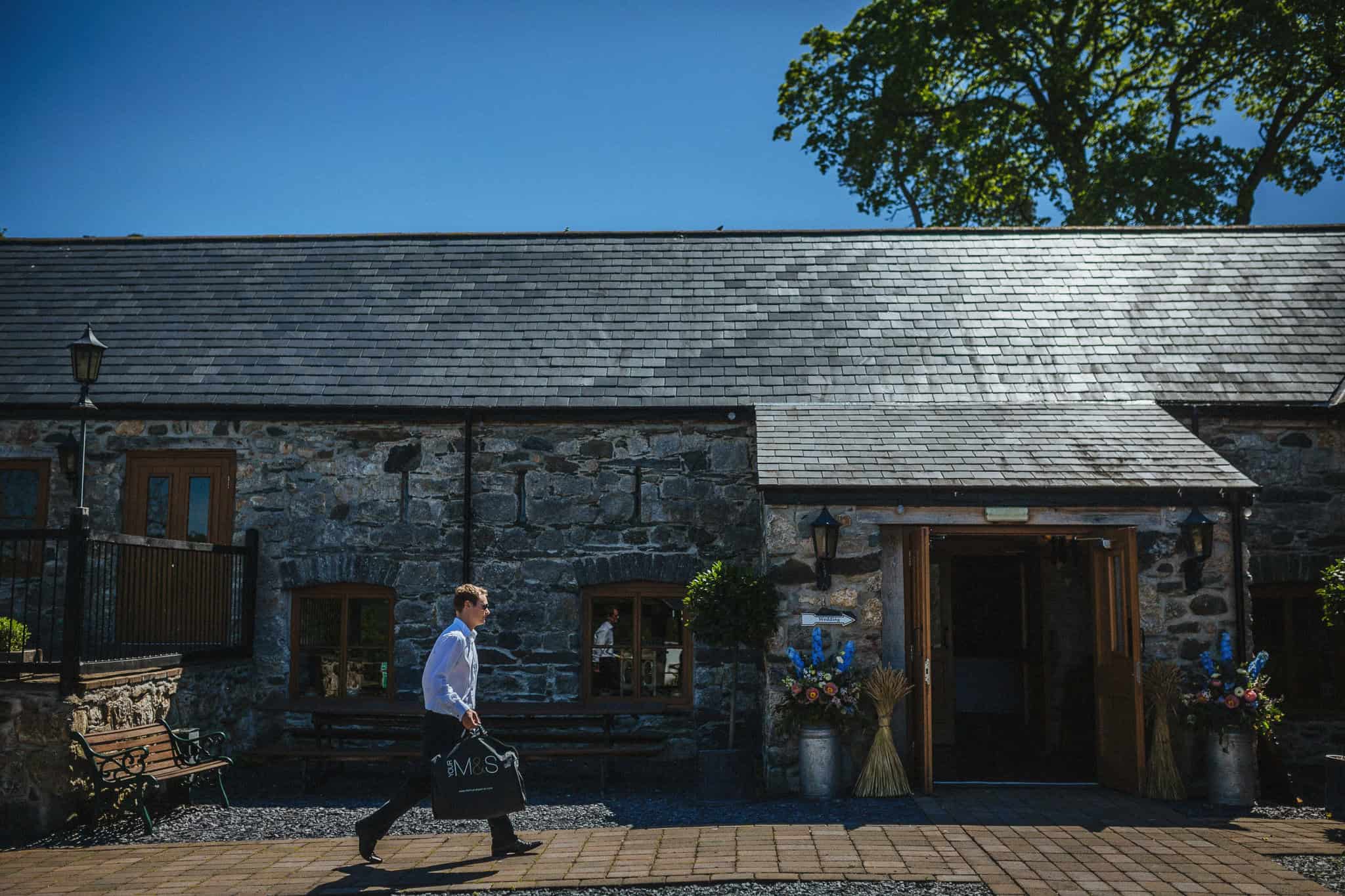 plas-isaf-corwen-north-wales-farm-wedding-photography-photographer-90017