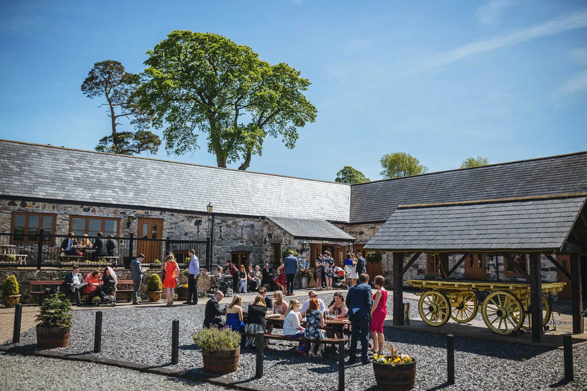 plas-isaf-corwen-north-wales-farm-wedding-photography-photographer-90053